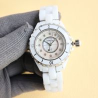 超激得の新品 j12 シャネル 時計コピー腕時計 セラミックバンド 女性 防水 ダイヤモンド飾り 文字盤 ホワイト