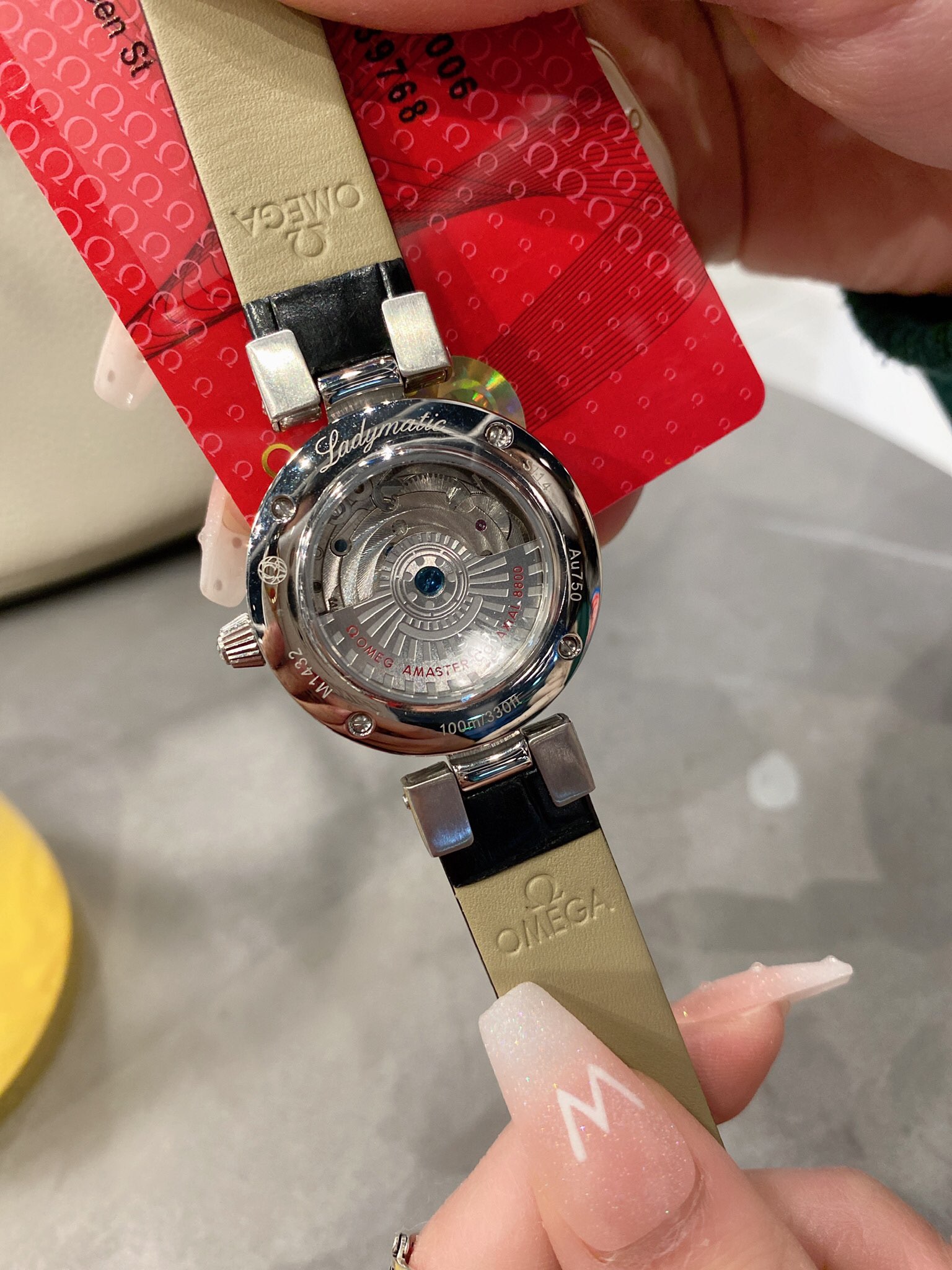 omega デヴィル偽物 Ladymatic シンプル 女性 レザーバンド 自動機械 オシャレ ダイヤモンド飾り 多色可選_4