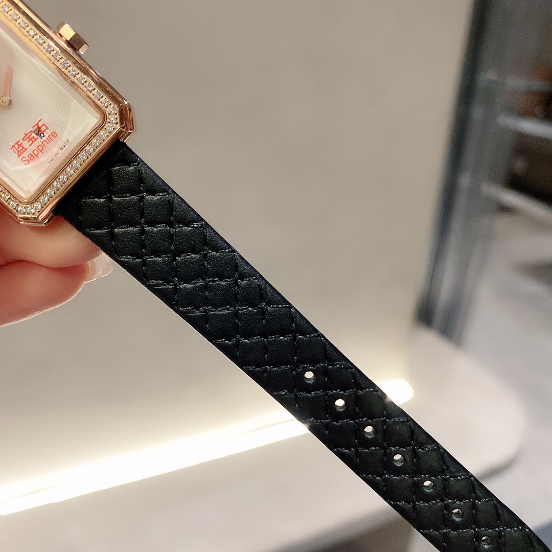 爆買いで大得価の chanel 腕時計コピー ボーイフレンド 優雅 ダイヤモンド飾り 女性 ゴールドケース ブラック_6