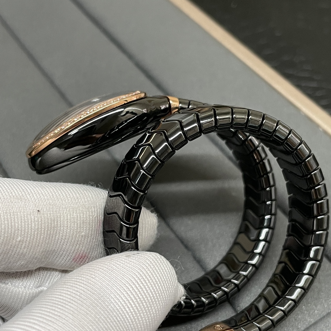 時計 ブルガリブルガリスーパーコピー セルペンティ Serpenti 蛇かたち ダイヤ付き 黒い文字盤 ブラック_7