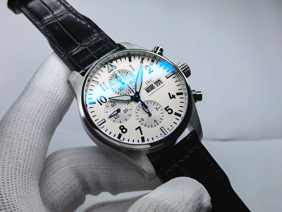 セール開催中 iwc 時計 シャフハウゼン偽物 高級品 腕時計 パイロットウォッチ 防水 人気品 ホワイト_2