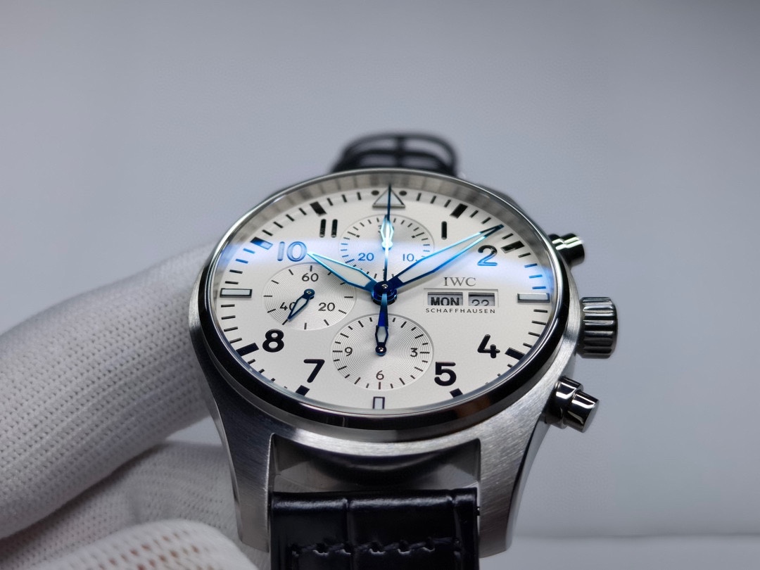 セール開催中 iwc 時計 シャフハウゼン偽物 高級品 腕時計 パイロットウォッチ 防水 人気品 ホワイト_4