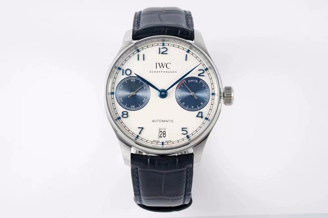 IWC 目を引く存在感 ポルトギーゼ 時計偽物 うで時計 型番IW500715 シルバーケース ホワイト_1