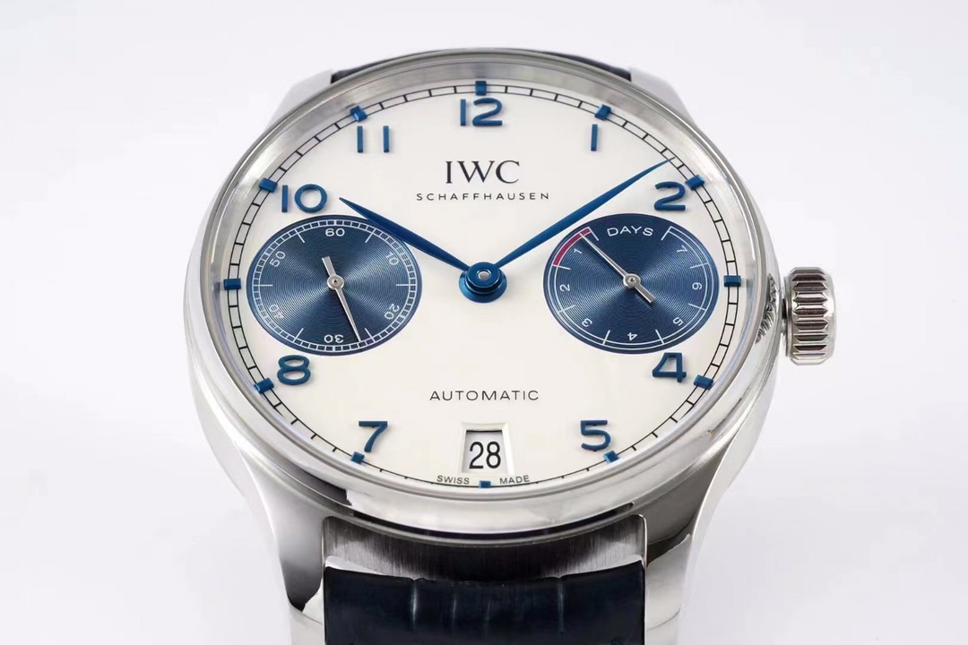 IWC 目を引く存在感 ポルトギーゼ 時計偽物 うで時計 型番IW500715 シルバーケース ホワイト_2