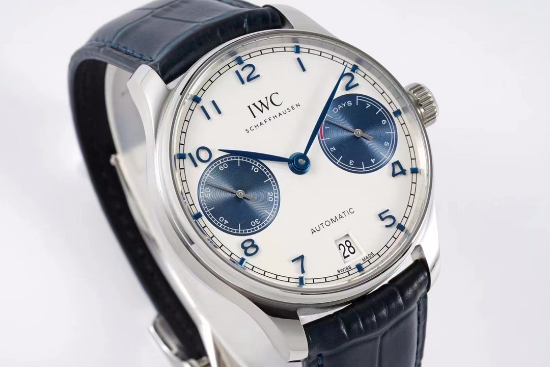 IWC 目を引く存在感 ポルトギーゼ 時計偽物 うで時計 型番IW500715 シルバーケース ホワイト_5