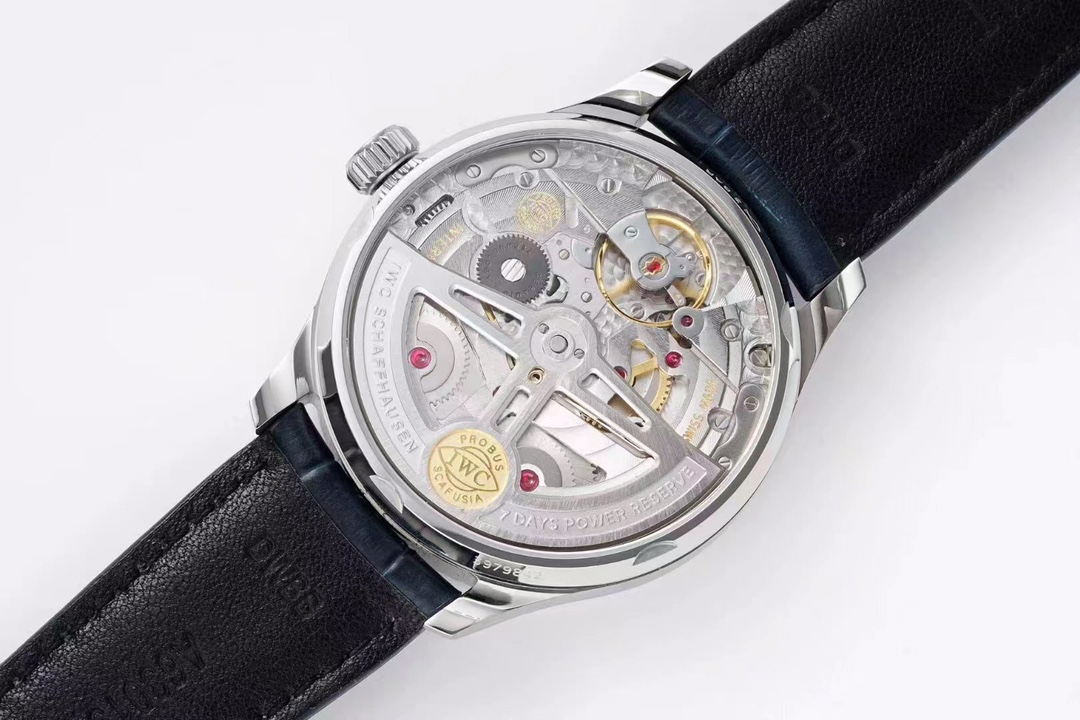 IWC 目を引く存在感 ポルトギーゼ 時計偽物 うで時計 型番IW500715 シルバーケース ホワイト_6